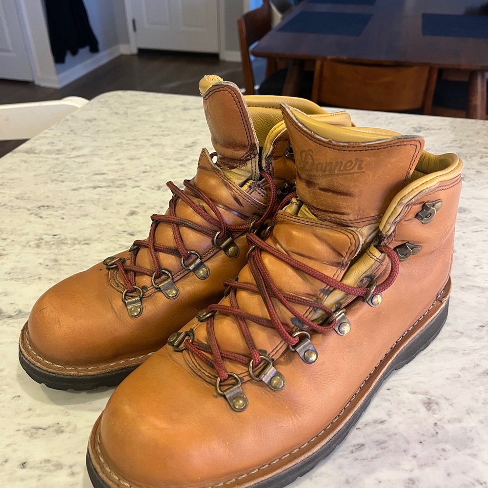 Danner Mountain Pass Horween Rio
